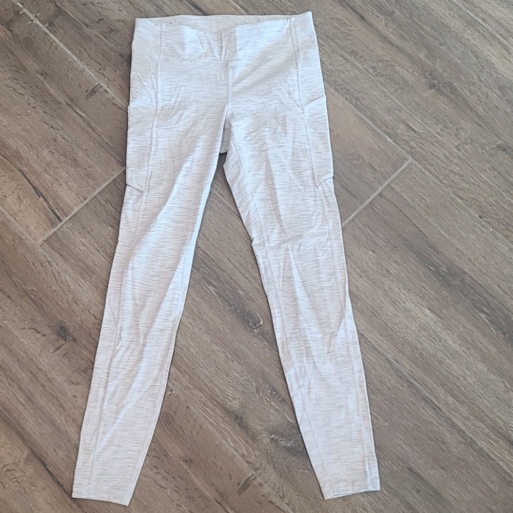 Lululemon leggings all the right place size 8  28"